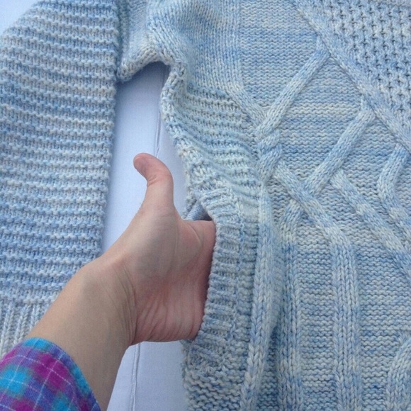 Victoria’s Secret Wool Cable-knit Sweater - Picture 7 of 11